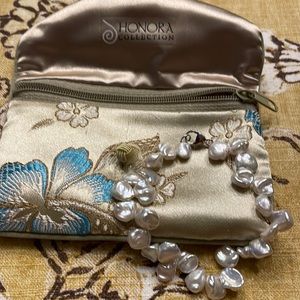 Freshwater pearl bracelet